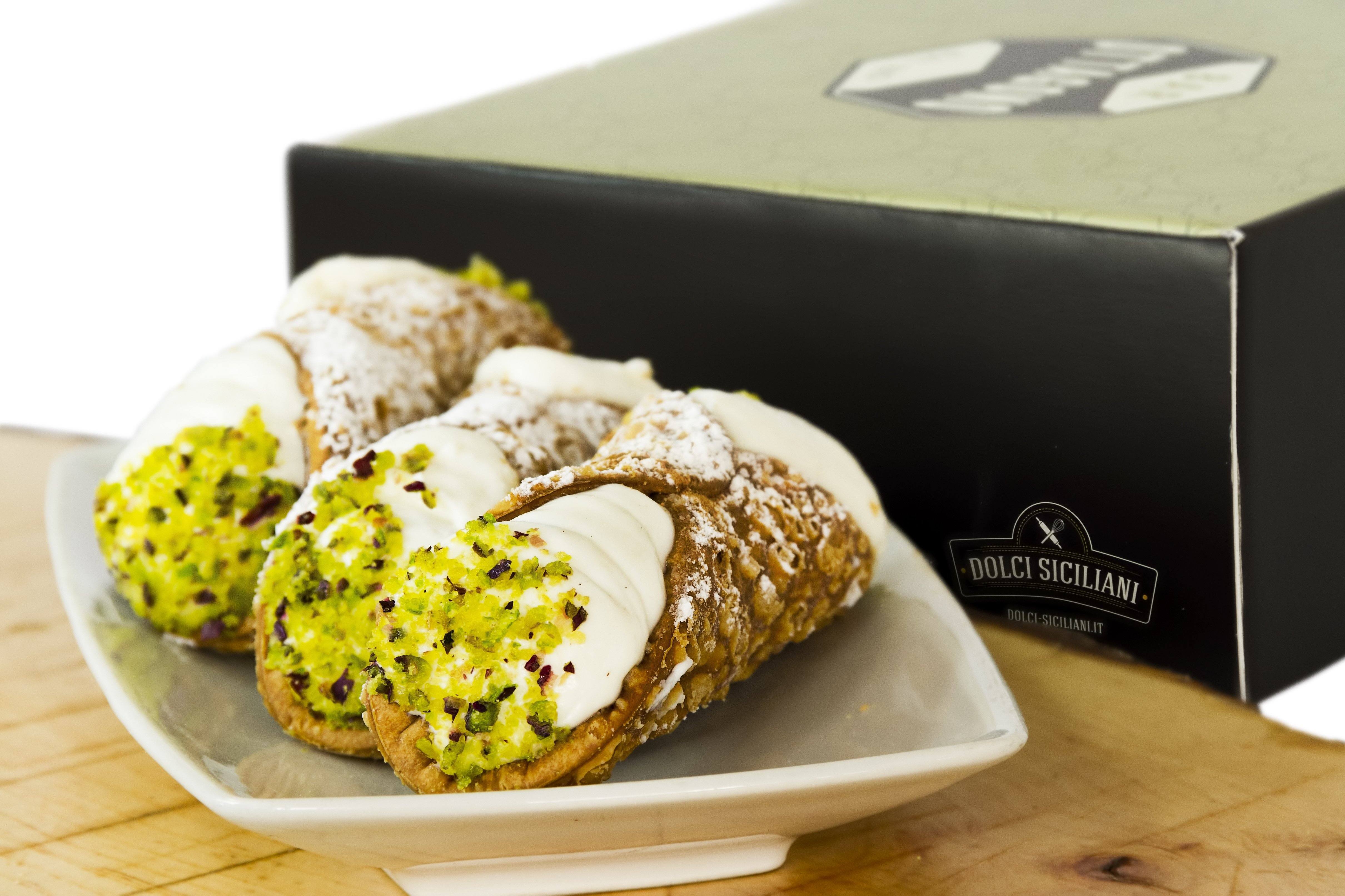 His Majesty the Cannoli