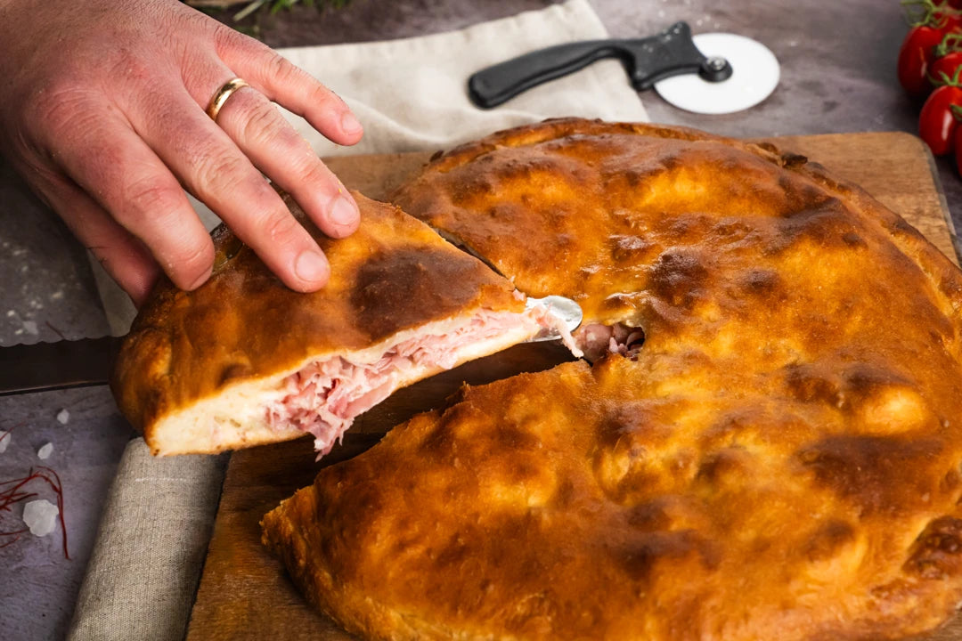 Scacciata Catanese 🇮🇹❄️ - Pasticceria Ottagono - Scacciata Catanese - antica ricetta - sicilia - shop - dolci - ottagono - mascalucia