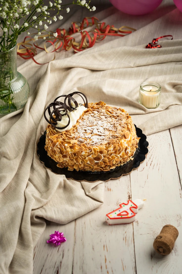 Torte in Pasticceria Fresca 🛵 - Pasticceria Ottagono - Torta di pasticceria classica - sicilia - shop - dolci - ottagono - mascalucia