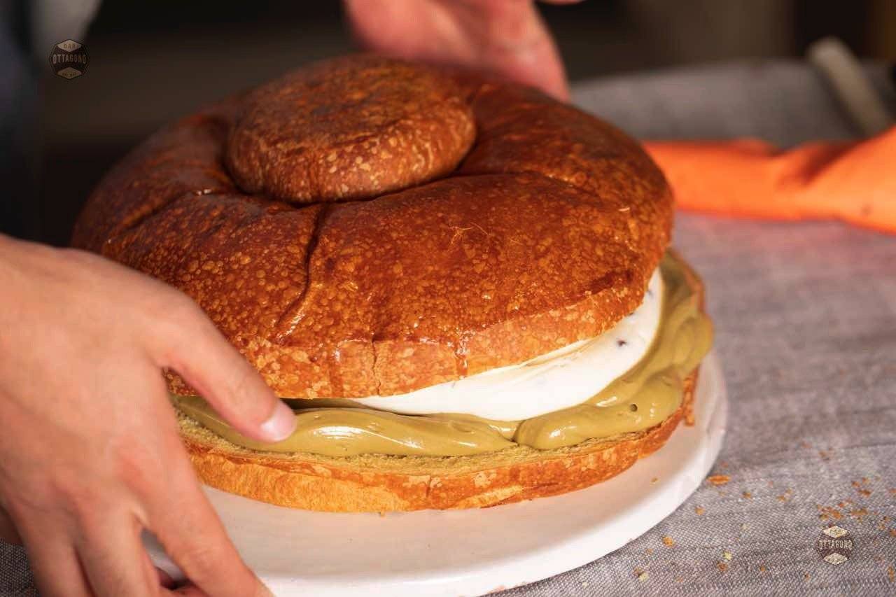 Brioche col tuppo con ricotta e pistacchio (Spedizione ❄️ in 🇮🇹) - Ottagono - Pasticceria dal 1983 - Brioche col tuppo - sicilia - catania - online
