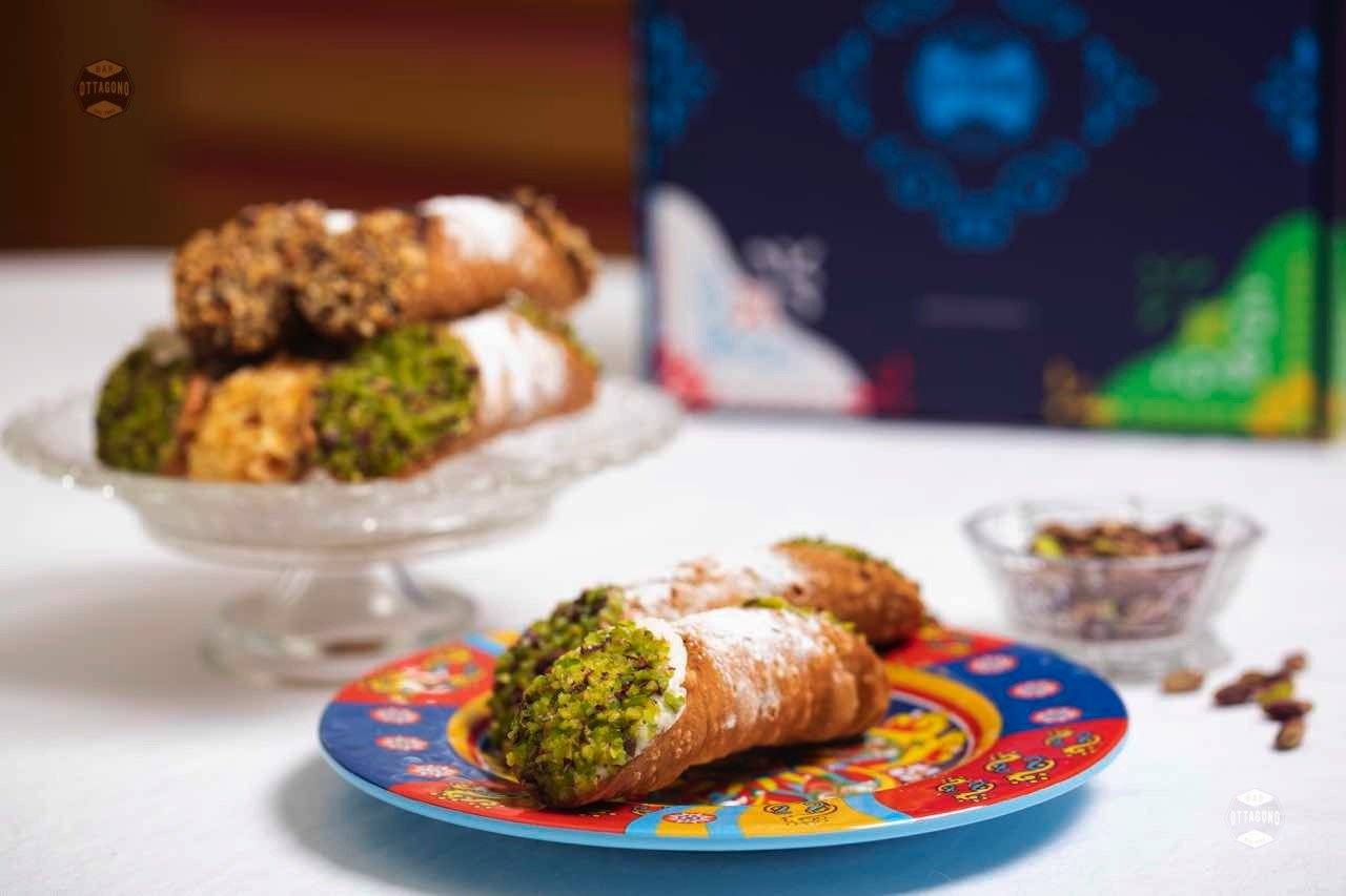 Cannoli con ricotta di pecora siciliana - (Kit spedizione โ๏ธ in ๐ฎ๐น) Cannoli con ricotta di pecora - kit fai da te Pasticceria Ottagono dal 1983 mascalucia_catania_vendita_online