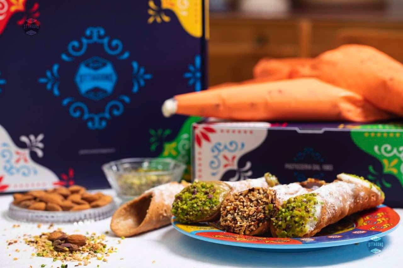 Cannoli con ricotta di pecora siciliana - (Kit spedizione โ๏ธ in ๐ฎ๐น) - Ottagono - Pasticceria dal 1983 - Cannoli con ricotta di pecora - kit fai da te - sicilia - catania - online