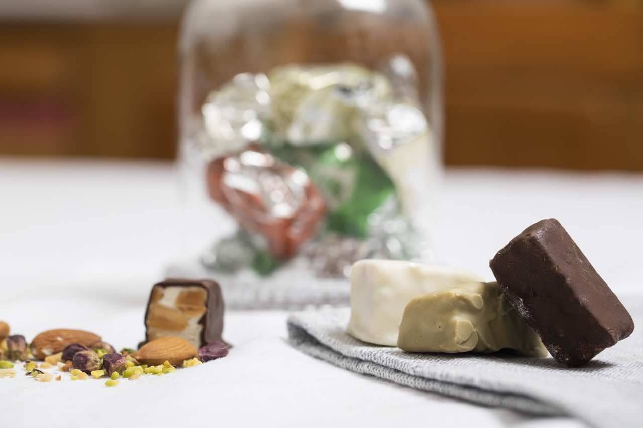 Torroncini (Spedizioni 🌎) - Ottagono - Pasticceria dal 1983 - Torroncino morbido con mandorla e pistacchio di Sicilia - sicilia - catania - online