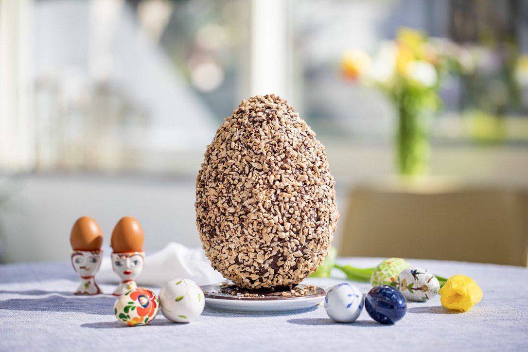 Uovo di Pasqua artigianale - EDIZIONE LIMITATA (Spedizioni ๐) Uovo di Pasqua artigianale decorato a mano Ottagono - Pasticceria dal 1983 Pralinato Nocciole (sorpresa Swarovski) Cioccolato al Latte Caffarel mascalucia_catania_vendita_online