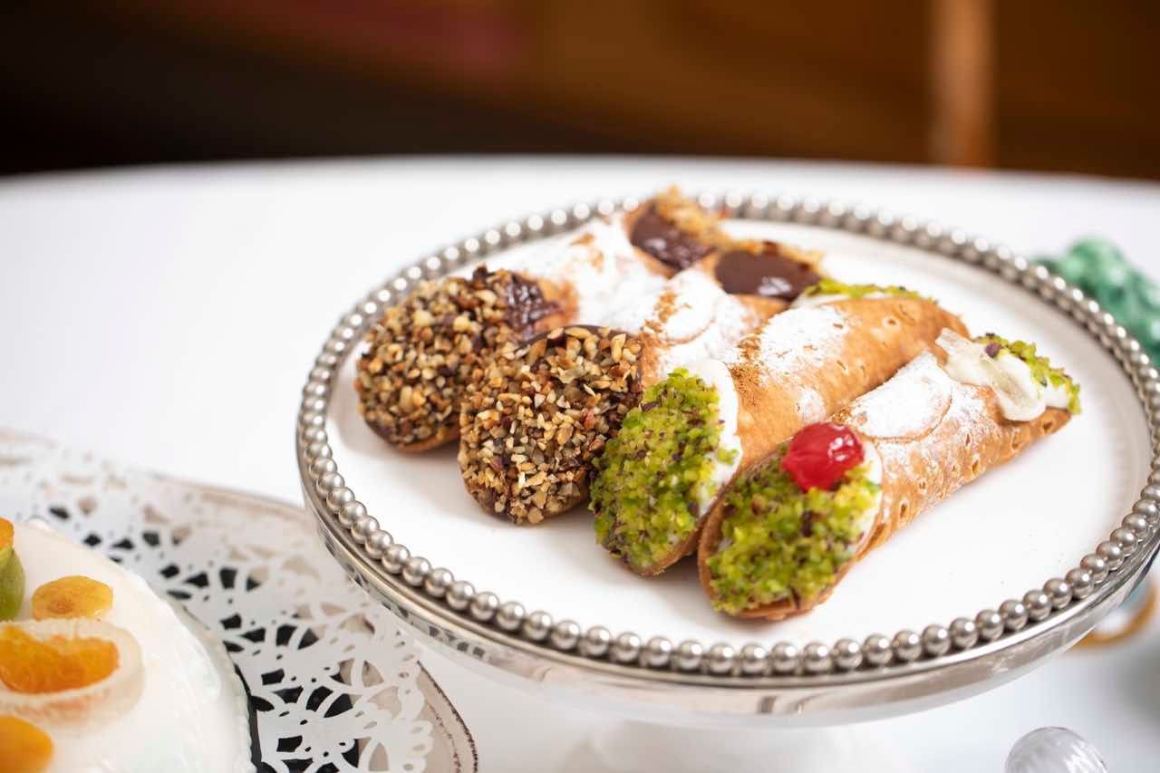 Cannoli con ricotta di pecora siciliana - (spedizione ❄️ in 🇮🇹) - Ottagono - Pasticceria dal 1983 - Cannoli con ricotta di pecora - kit fai da te - sicilia - catania - online